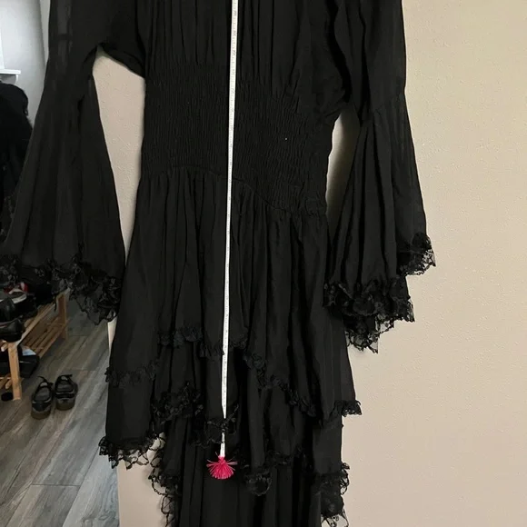 Elaborately detailed pirate/gothic flowing sleeve black peasant dress. - Picture 9 of 11